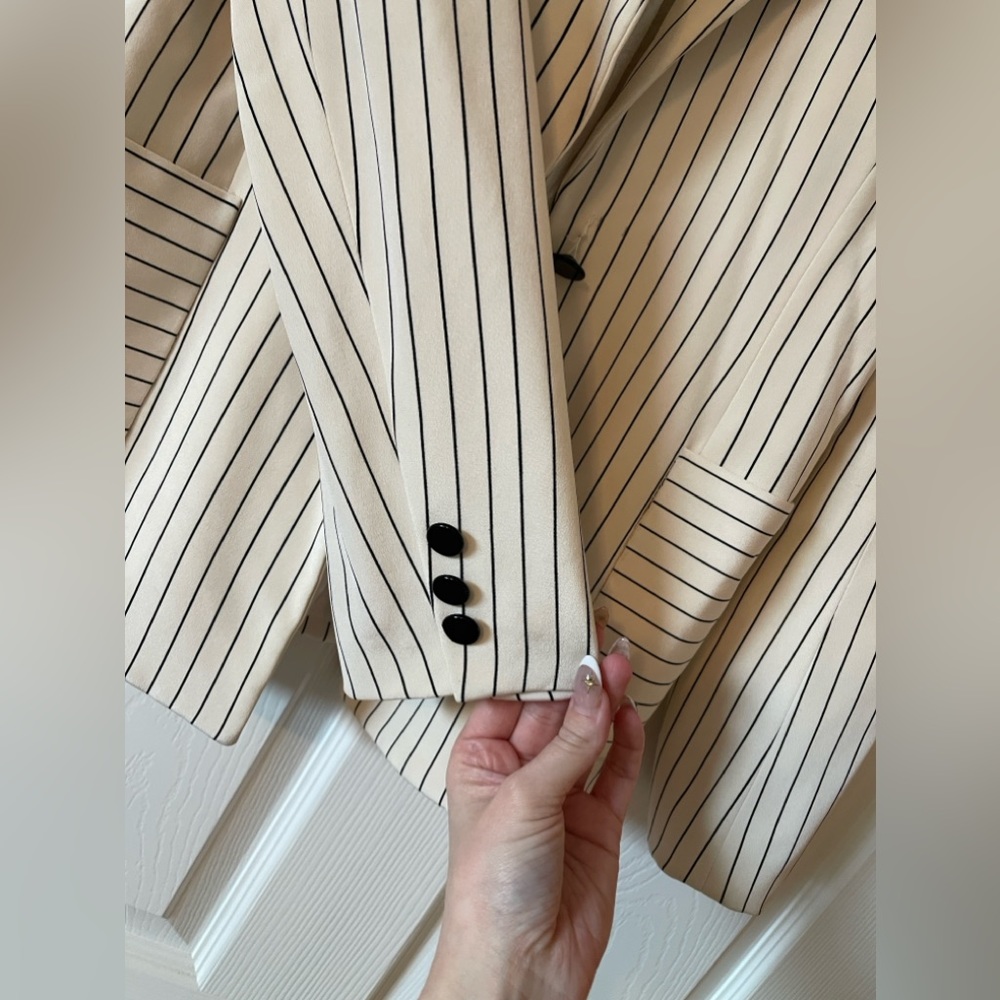 Eric Gaskins 100% silk blazer - Picture 7 of 10